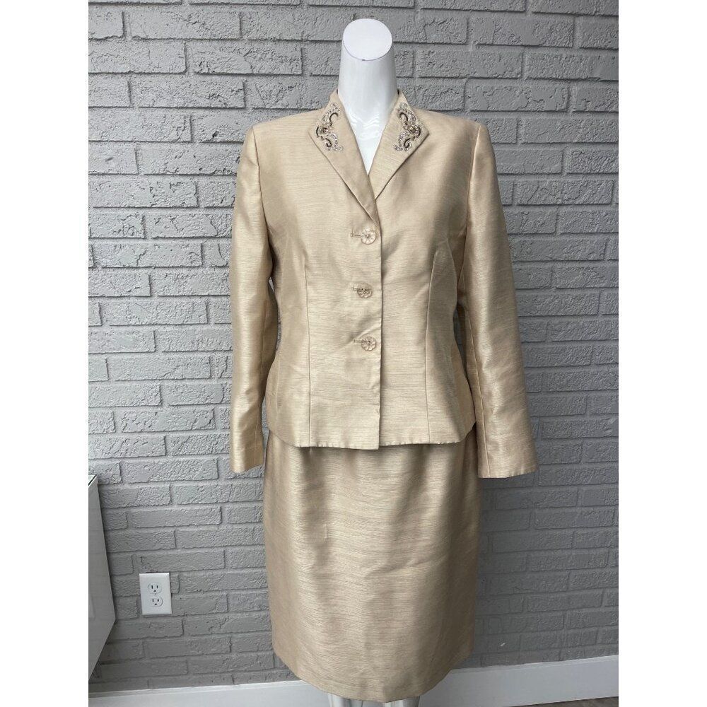 Le Suit Petite Women Champagne Beaded Embroidered 2 Piece Skirt Suit Size 10P